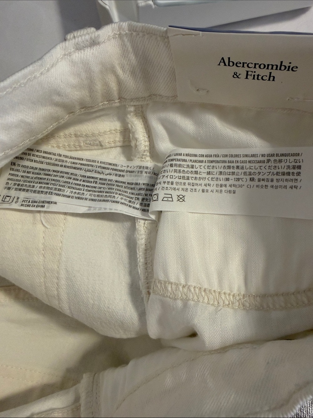 NWT Abercrombie & Fitch The 90s Relaxed High Rise Jean Metallic Silver Size 25 0 - Picture 9 of 10